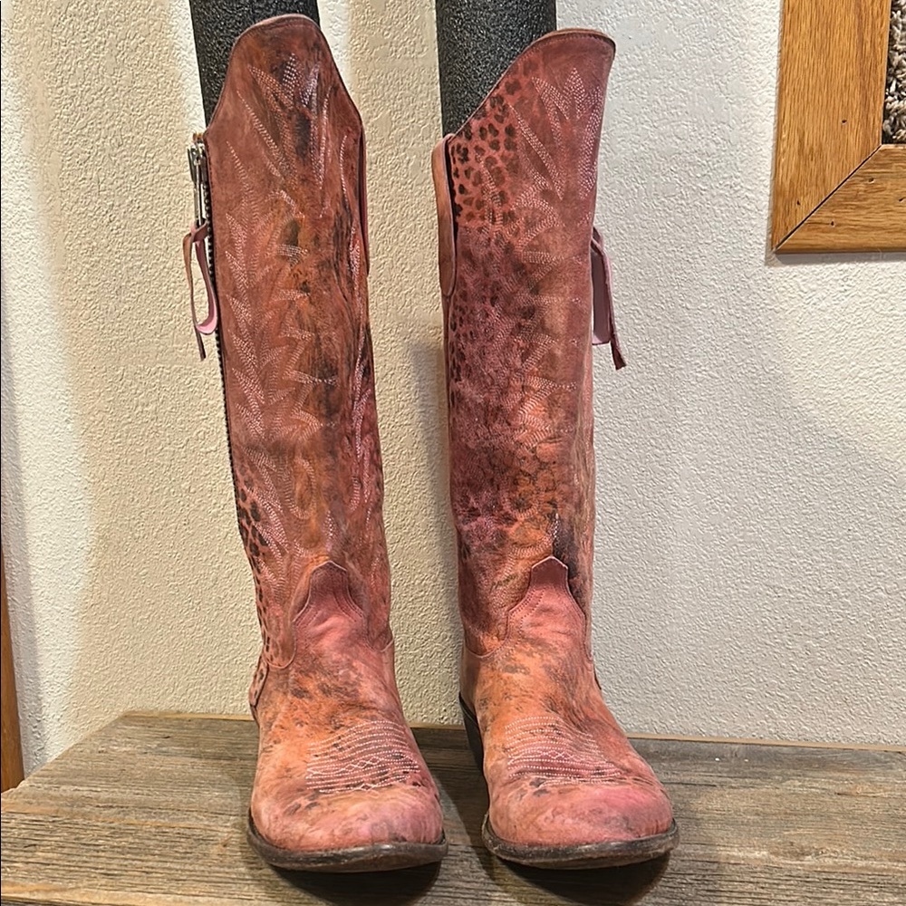 Women’s Old Gringo Pink Leopardito Boots
